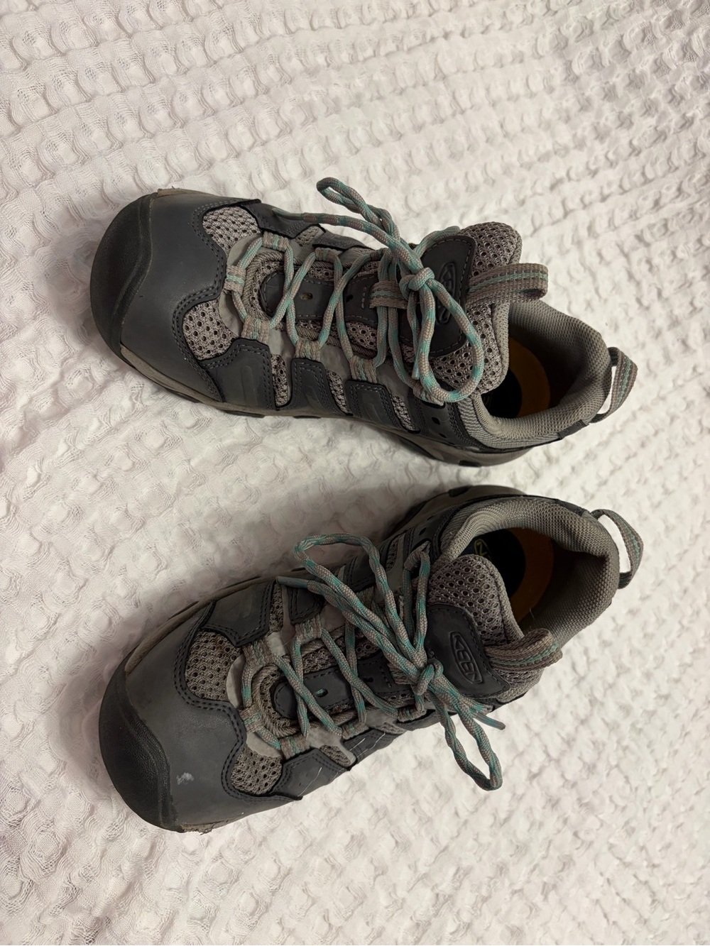 Keen women’s Koven Gray and teal hiking shoes size 6